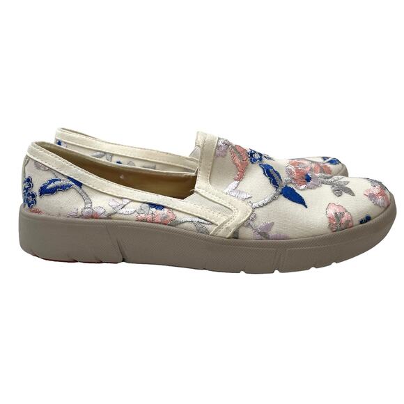 Baretraps NWOT Bonaire Embroidered Slip-On Sneaker (8M) - Picture 7 of 9